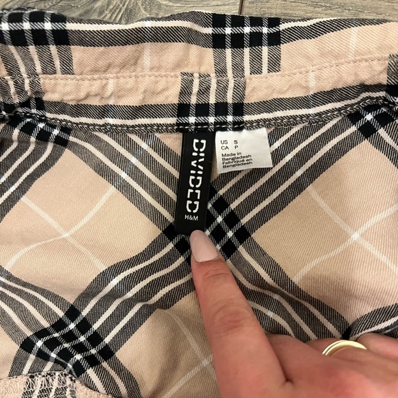 H&M Divided button-up - Picture 3 of 3